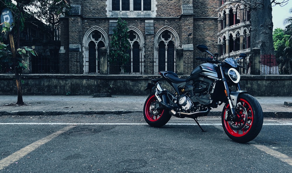 2022 Ducati Monster Plus: Review, Test Ride - Throttle Blips